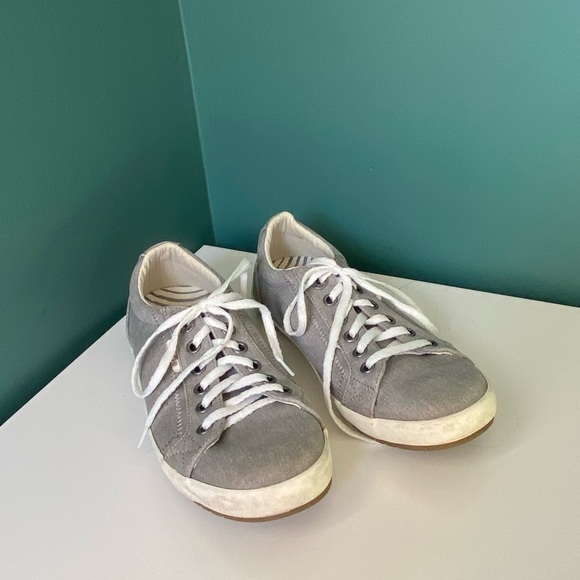 𝅺TAOS Womens Star STA-12844 Gray Canvas Low Top Lace Up Sneakers Shoes Size 7 - Picture 2 of 10